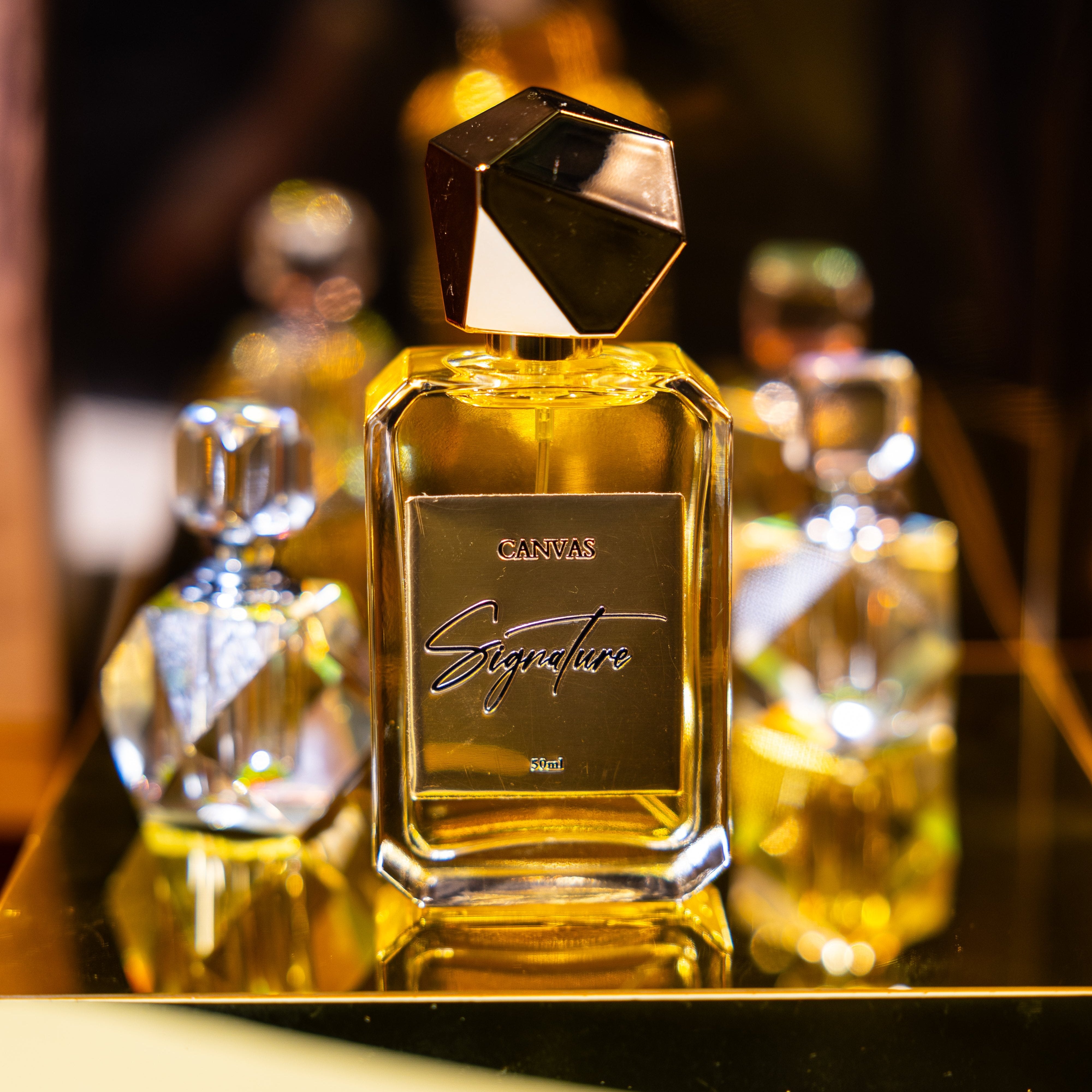 Exclusive) SIGNATURE EAU DE PARFUM- A PREMIUM EXPERIENCE – CANVAS